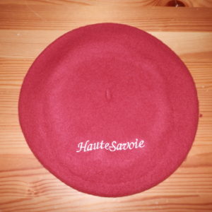 Béret savoyard rouge marqué Haute-Savoie
