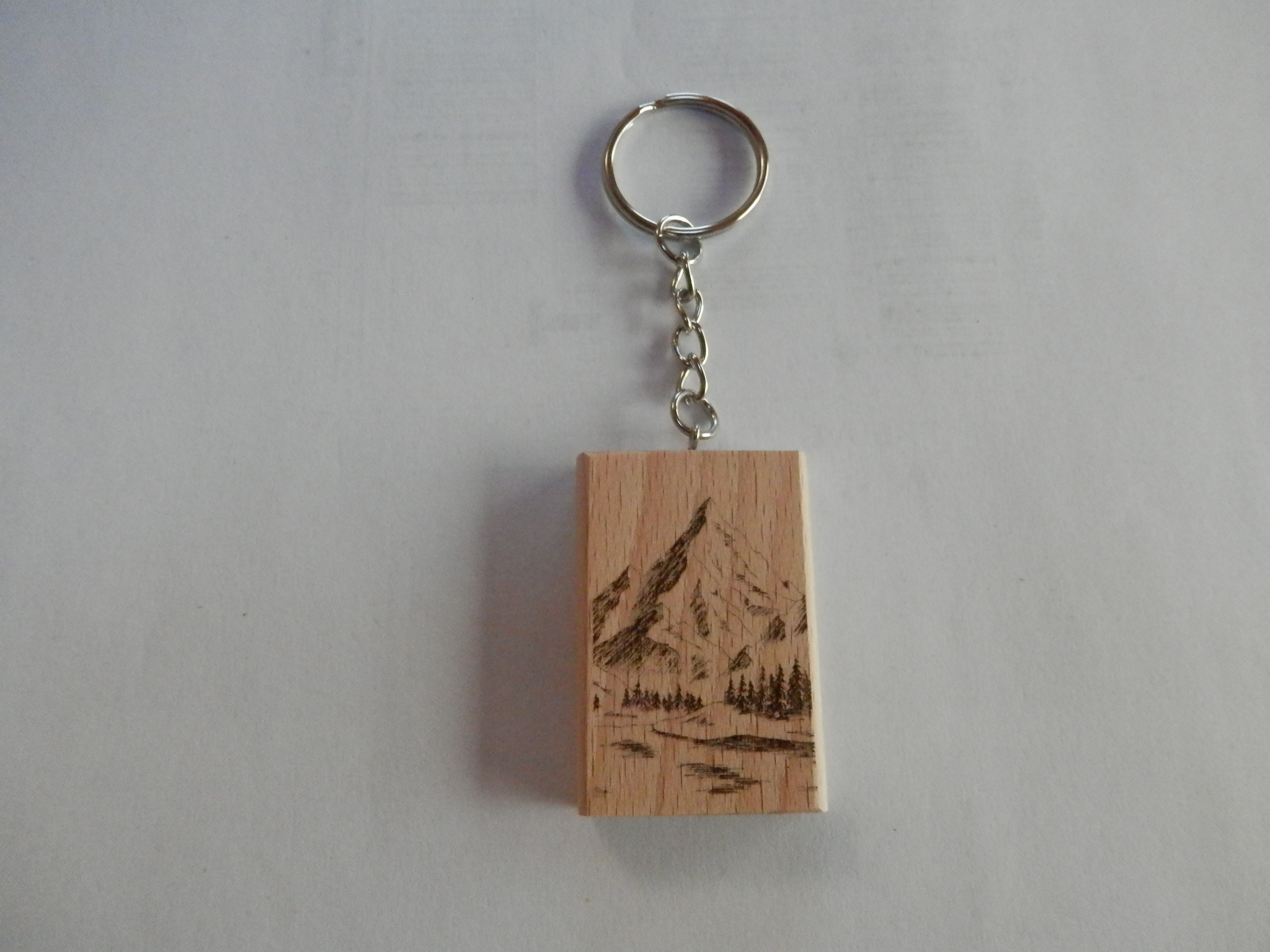 Porte clé artisanal en bois Mont-Blanc